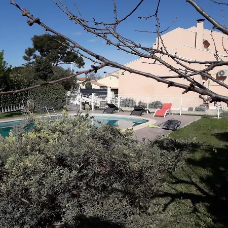 Holiday home Nimes-camargues *
