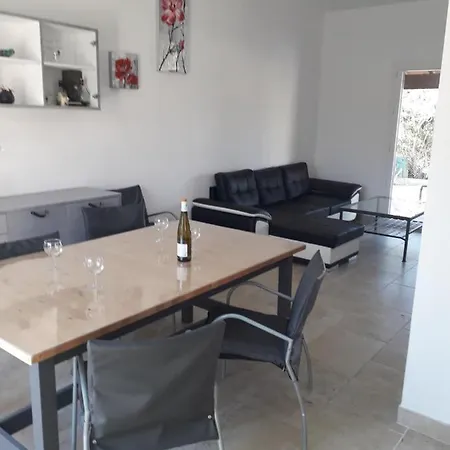 Nimes-camargues Holiday home Garons