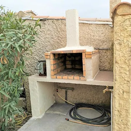 Nimes-camargues Holiday home Garons